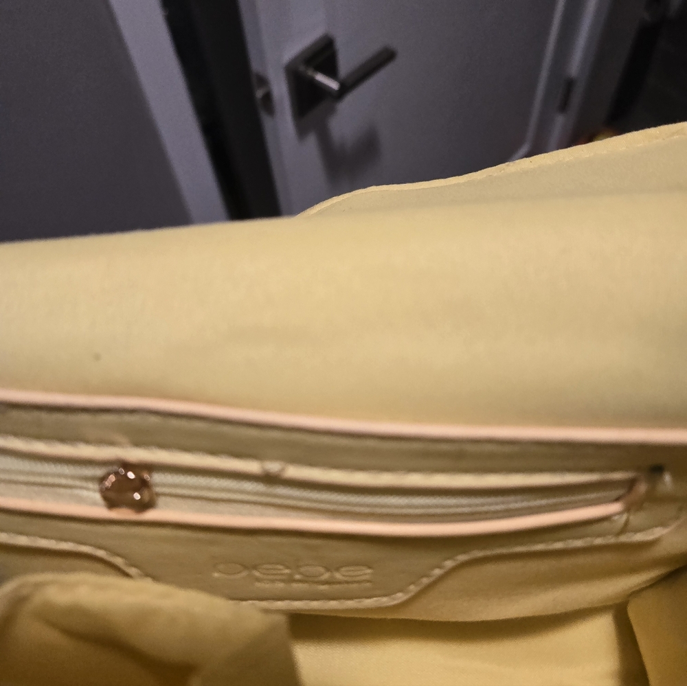 Bebe Quilted Yellow Crossbody Bag - Elegant Everyday Style Nwt - Picture 6 of 6